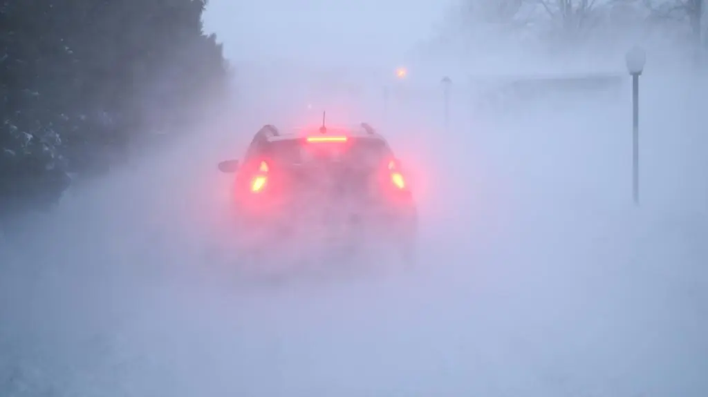 Pas obfitych opadów śniegu. W mocy pomarańczowe i żółte alarmy