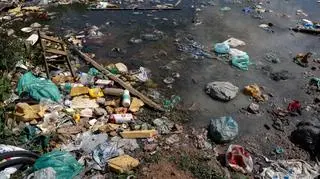 Zaśmiecone Belem - miasto-gospodarz szczytu klimatycznego COP30