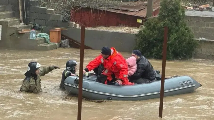 Powodzie w Rosji. Setki tysięcy odbiorców bez prądu, władze ogłosiły stan wyjątkowy