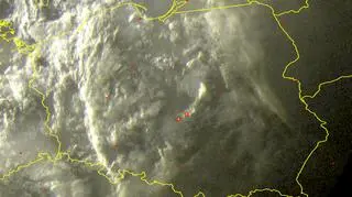 Wyładowania atmosferyczne nad Polską w czwartek, godz. 21