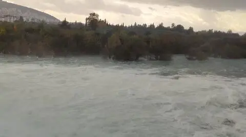 Wezbrane rzeki po ulewach w Grecji