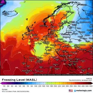 Prognoza silnego obniżenia się poziomu zamarzania nad północno-wschodnią Europą (wyliczenia na poranek 25 września) 