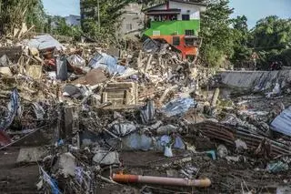 Zniszczenia w prowincji Cebu po przejściu tajfunu Kalmaegi