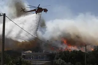 Pożar w okolicach miasta Koropi
