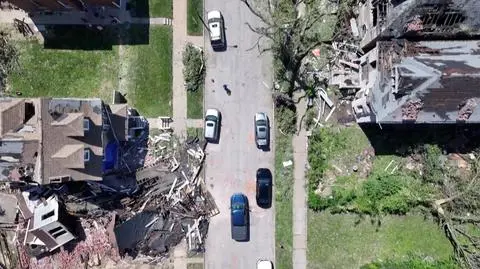 Seria niszczycielskich tornad przeszła przez St. Louis 
