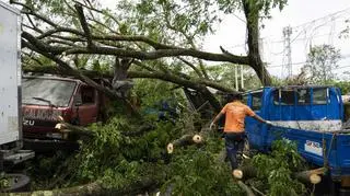 Zniszczenia wywołane przez tajfun Fung-wong na Filipinach