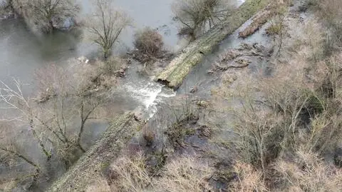 Przekroczone stany alarmowe. Pękły wały przeciwpowodziowe na Pomorzu Zachodnim