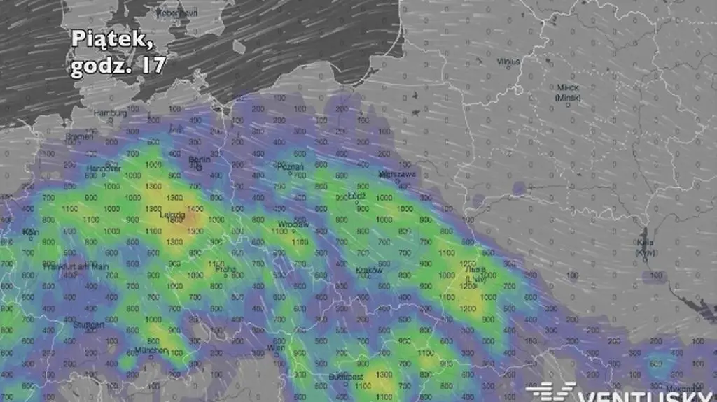 Rozwój burz w piątek (Ventusky