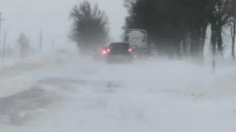 Mocno sypnęło śniegiem w okolicach Ciechanowa