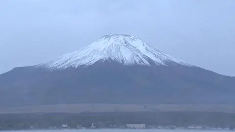 Ośnieżona góra Fuji 