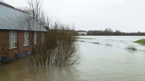 2025-01-06T123524Z_1_LWD112906012025RP1_RTRWNEV_C_1129-EUROPE-WEATHER-BRITAIN-FLOODING-0001