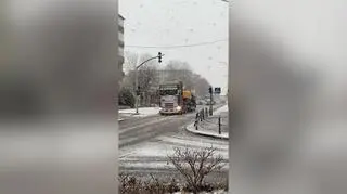 Spadł śnieg. Zimowa aura nastała w części kraju