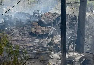 Wrócili do domów po pożarach. Zastali na miejscu zgliszcza