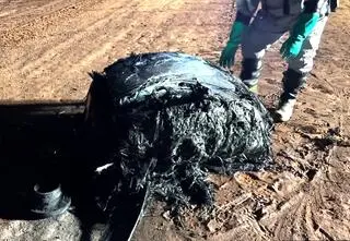 Znaleźli zwęglony, tlący się złom. Może być częścią rakiety