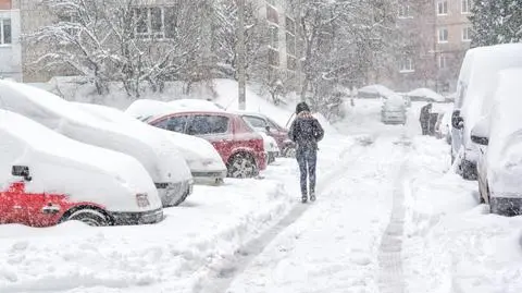 Intensywne opady śniegu, śnieg, zima