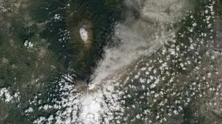 Wulkan Popocatépetl na zdjęciach satelitarnych z 25 października