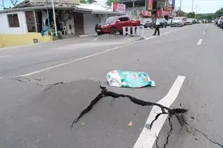 Skutki trzęsienia ziemi na Filipinach