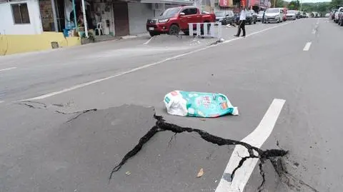 Skutki trzęsienia ziemi na Filipinach
