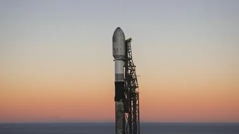Falcon 9 przed startem misji