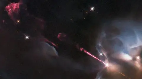 "Furia" młodej gwiazdy na nowym zdjęciu Kosmicznego Teleskopu Hubble'a