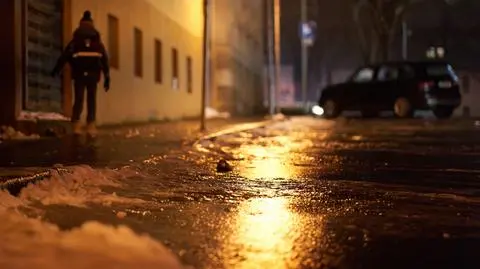 Gołoledź, opady marznące, noc