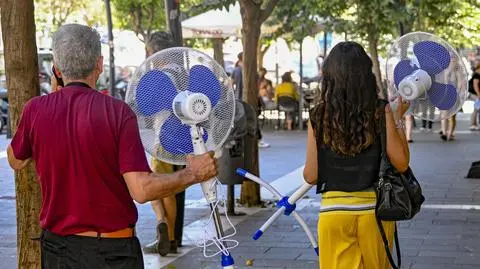 Czerwone alerty, apele o niewychodzenie z domów. Minos nad Europą