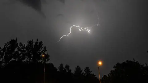 Burza, noc, pioruny, Polska