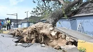 Co najmniej 27 osób zginęło w wyniku huraganu Melissa