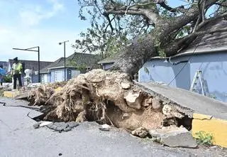 Co najmniej 27 osób zginęło w wyniku huraganu Melissa
