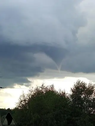 Lej kondensacyjny widoczny w miejscowości Strabla (woj. podlaskie)