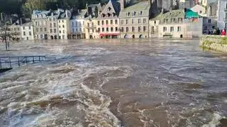 Ulice jak rwące potoki. Ewakuowano całą miejscowość