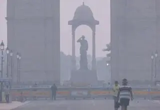 Zasiewają chmury, by walczyć ze smogiem