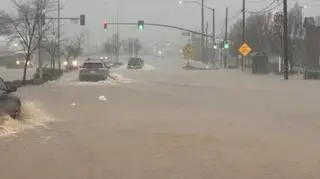 Ulice zamieniły się w potoki. Kolejna powódź może przyjść na święta