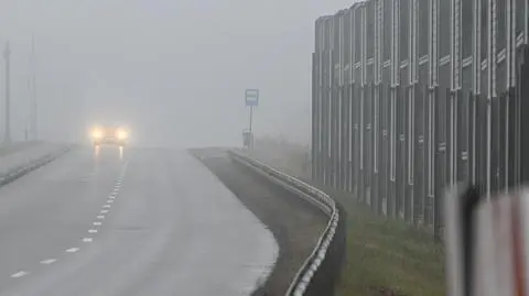 Mgły snują się w 12 województwach. IMGW ostrzega