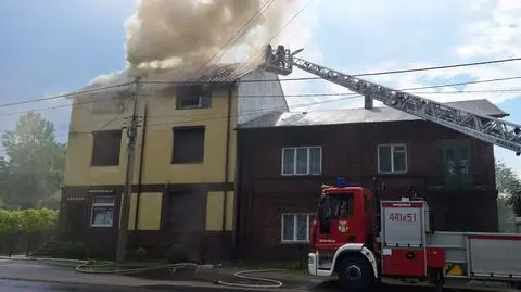 Pożar po uderzeniu pioruna w Dąbrowie Górniczej