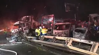 Zderzenie 57 aut na autostradzie Kan-etsu. Niektóre stanęły w ogniu
