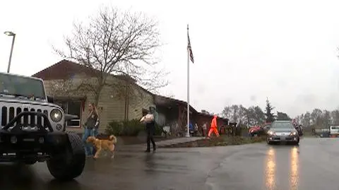 Mieszkańcy pomogli ewakuować schronisko w Everett