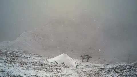 W Tatrach i Beskidach spadł śnieg. Ratownicy ostrzegają