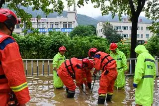Zalana droga w chińskiej prowincji Guangdong
