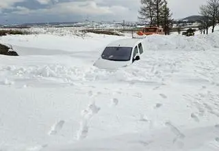 Auta zasypane po dach. Ewakuacje kierowców