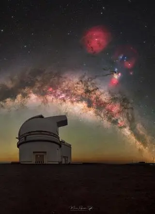 Zdjęcie przedstawiające Drogę Mleczną widoczną z Mauna Kea na Hawajach