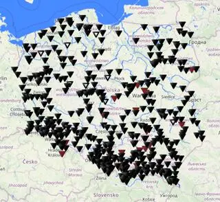 Strefy stanów niskich (oznaczone kolorem czarnym) i poniżej minimum okresowego (oznaczone kolorem brązowym) w Polsce