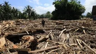 Skutki powodzi w Indonezji