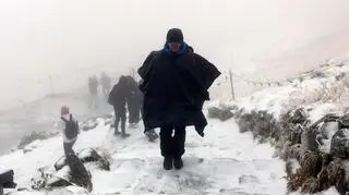Tatrzańskie szczyty przykrył pierwszy, jesienny śnieg,