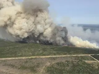 Pożar szaleje w kanadyjskiej prowincji Manitoba