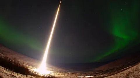 NASA wystrzeliła rakietę w środek zorzy
