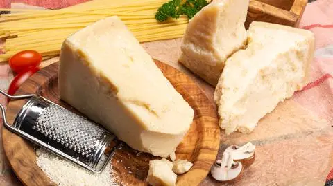 Parmezan może być rzadziej dostępny w sklepach. Wszystko z powodu suszy we Włoszech