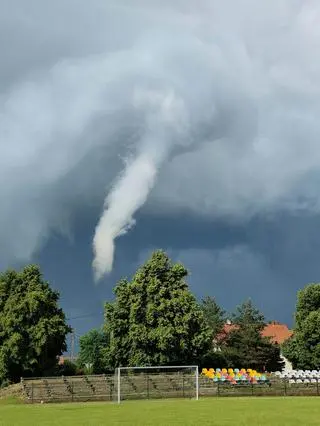 Zalążek trąby powietrznej 