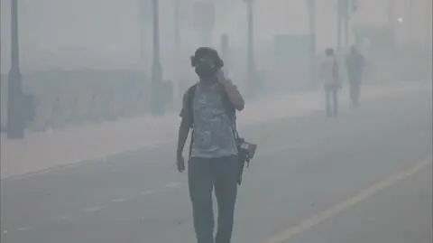 Zanieczyszczone powietrze w New Delhi w Indiach