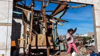 Skutki tornada w Rio Bonito do Iguacu w Brazylii